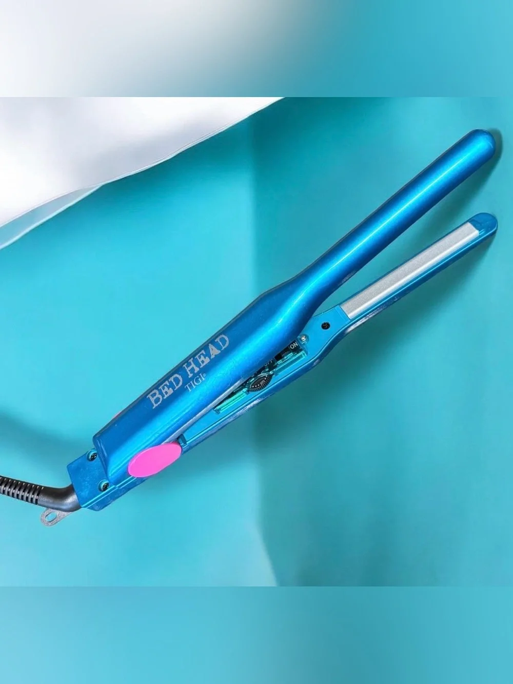 Bed Head Tigi Pixie On Point 1/2” Straightener Flat Iron - Works